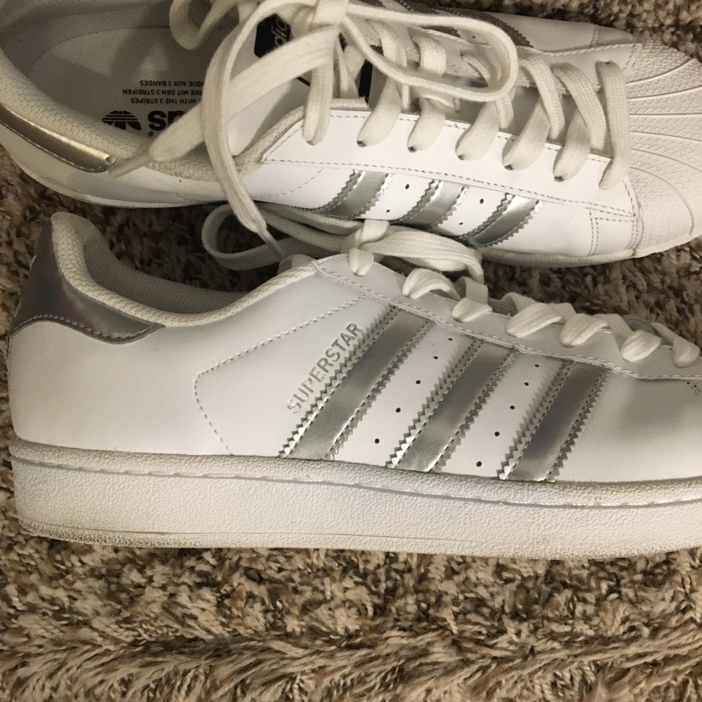 Adidas Superstar in White/Silver Leather - Sz 10M (Worn 1 time) EUC !! - Picture 6 of 13